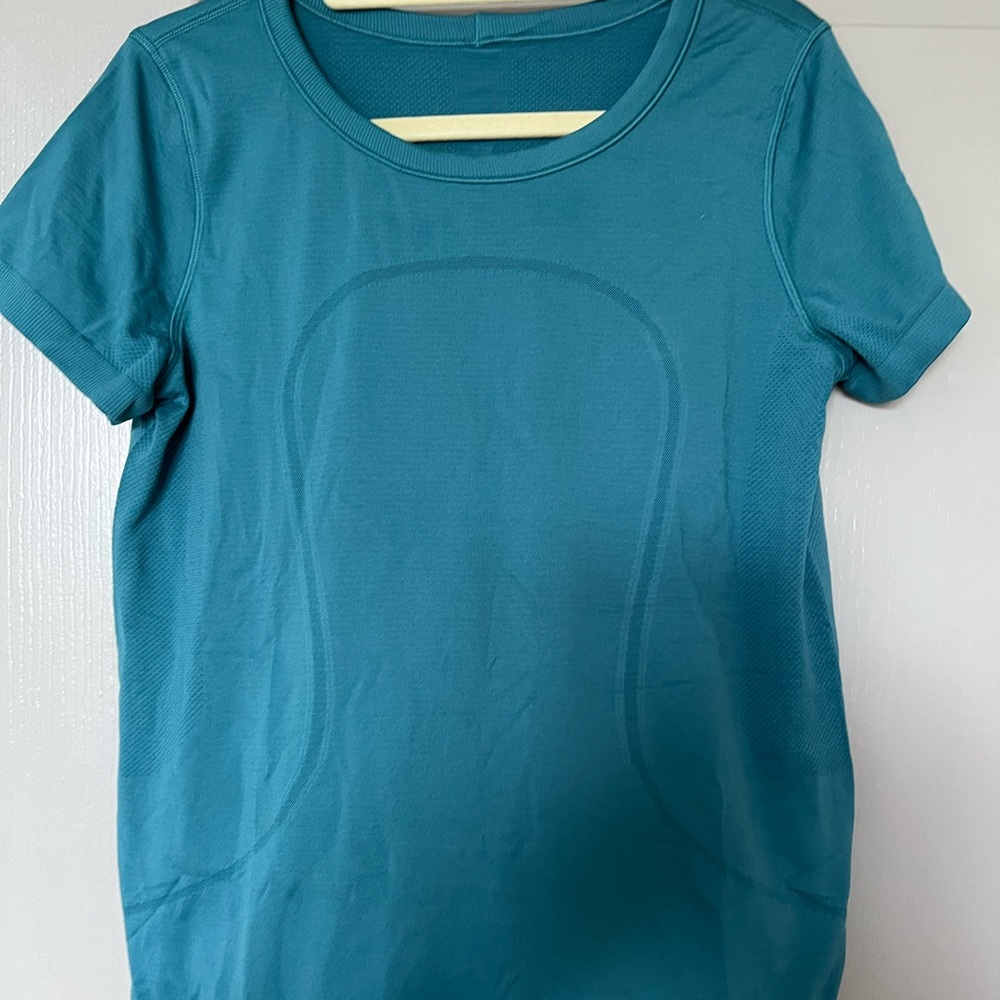 Lululemon shirt